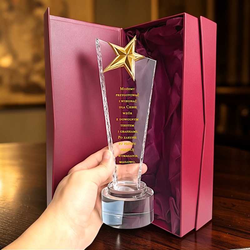 Statuetka 27 cm z metalową gwiazdą — drugie ujęcie